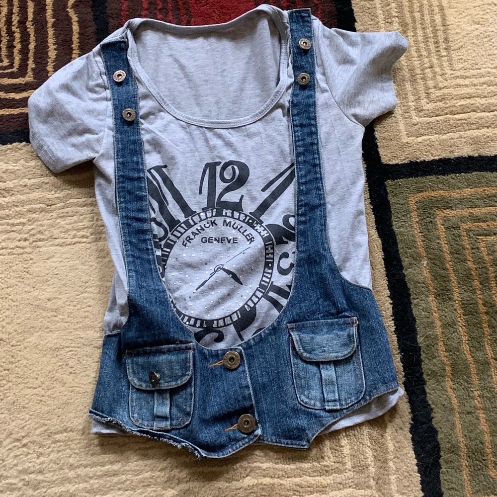 Gray shirt with denim attached